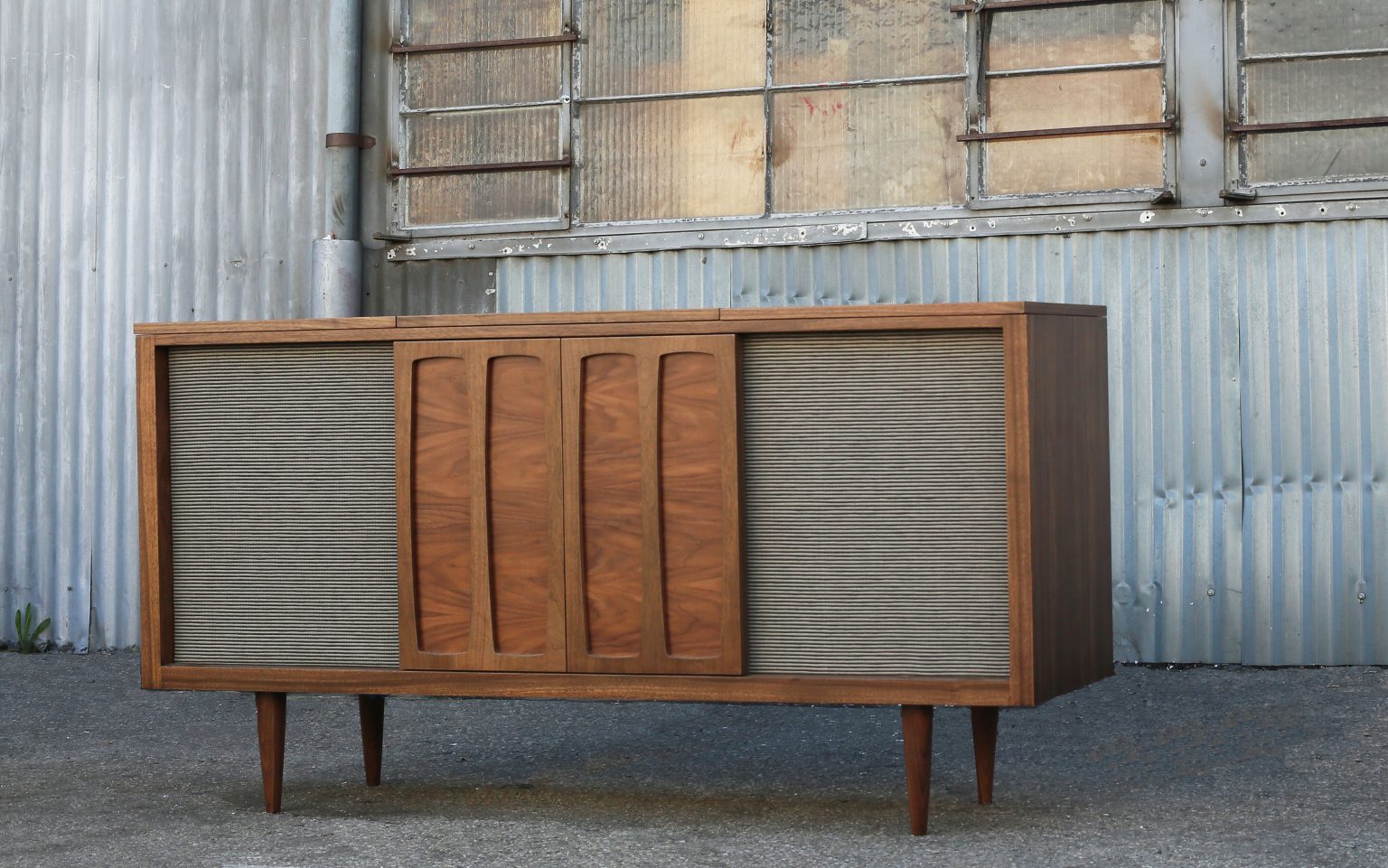 KC27 Record Console HiFi Record Consoles & Furniture LUNO